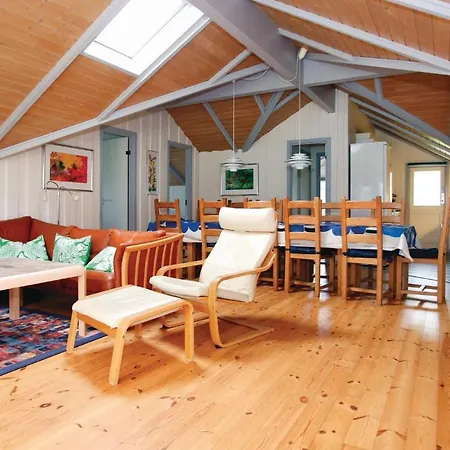 Gorgeous In With Private Swimming Pool, Be Inside Or Outside *